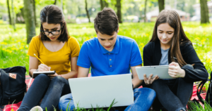 How does student tracking software help students & educators improve performance?