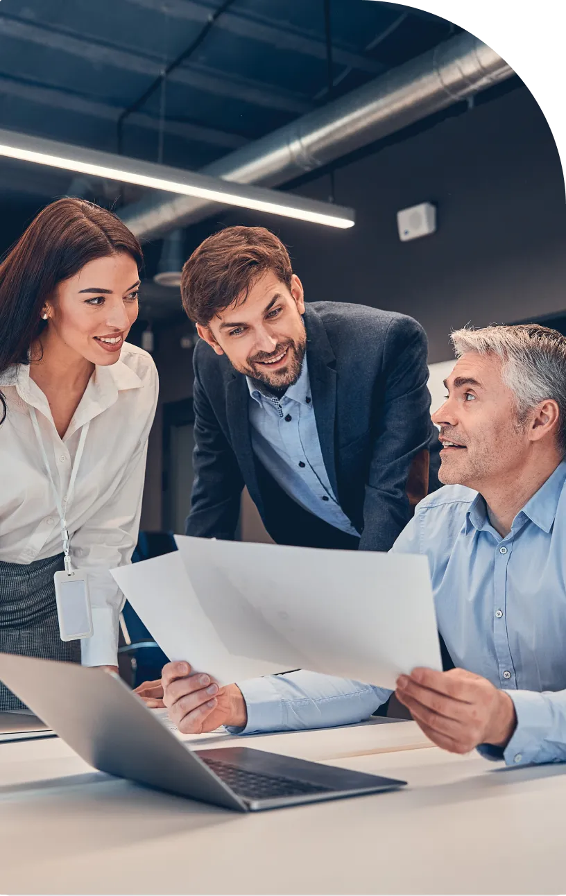 Infographic highlighting 16+ years of expertise, 400+ customers, and a global SIS presence in 30+ countries.